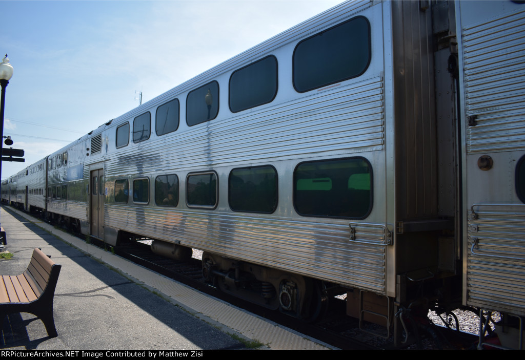 Metra Coach